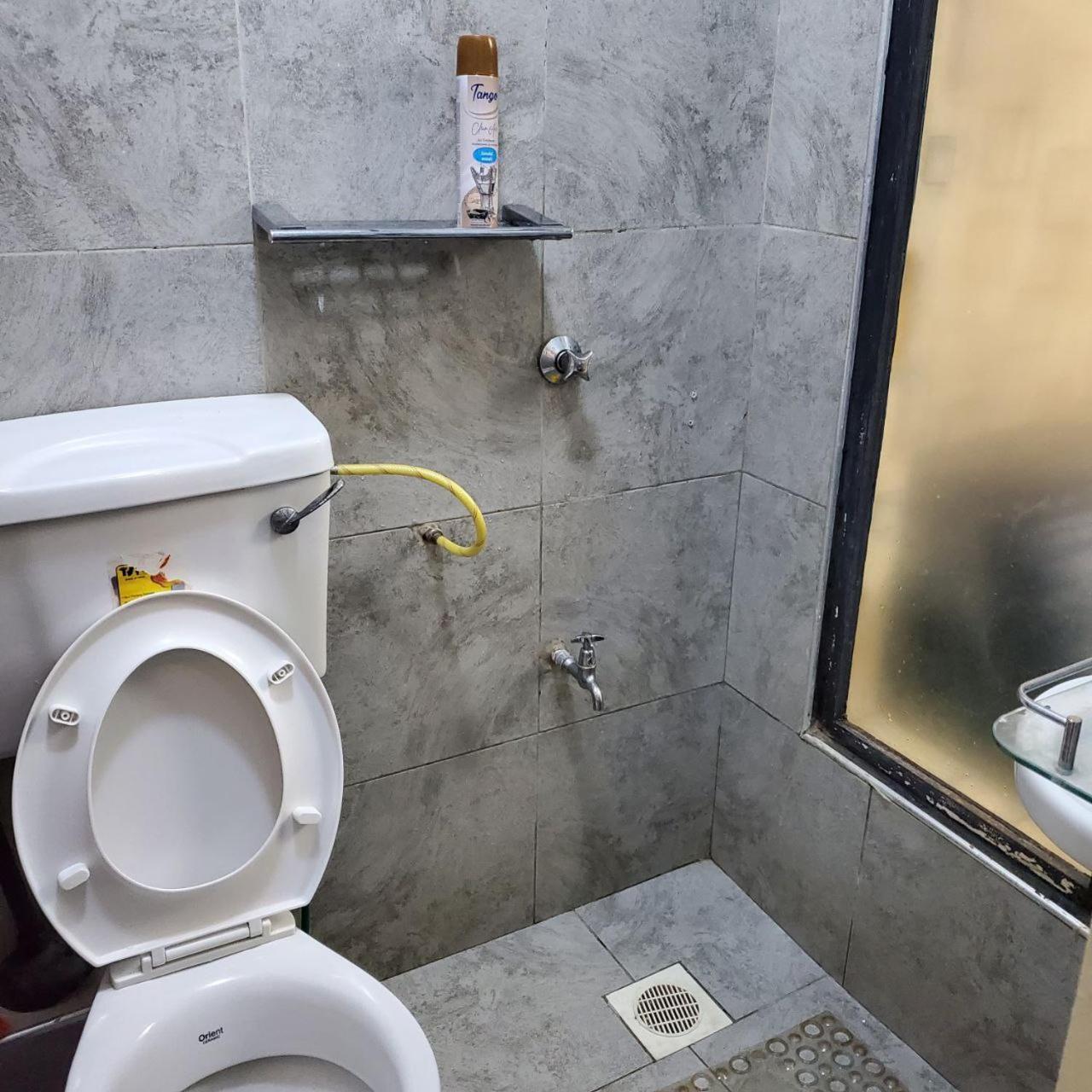 Lovely & Cozy Compact Studio Near Airport With Rooftop View Apartment ไนโรบี ภายนอก รูปภาพ